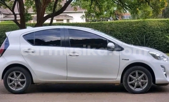 Buy Used Toyota Aqua White Car in Harare in Harare