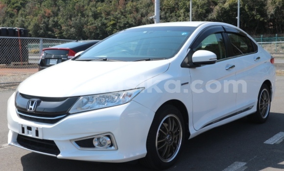 Acheter Occasion Voiture Honda Grace Blanc à Beitbridge, Matabeleland South Acheter Occasion Voiture Honda Grace Blanc à Beitbridge, Matabeleland South