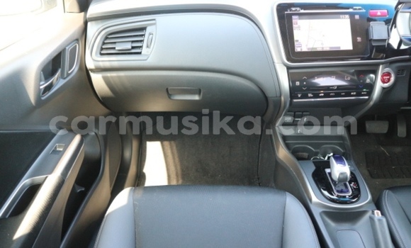 Acheter Occasion Voiture Honda Grace Blanc à Beitbridge, Matabeleland South Acheter Occasion Voiture Honda Grace Blanc à Beitbridge, Matabeleland South