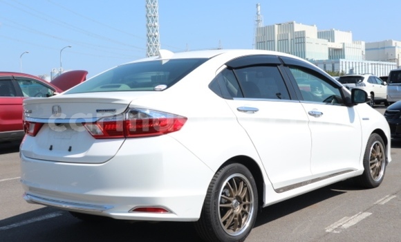 Acheter Occasion Voiture Honda Grace Blanc à Beitbridge, Matabeleland South Acheter Occasion Voiture Honda Grace Blanc à Beitbridge, Matabeleland South