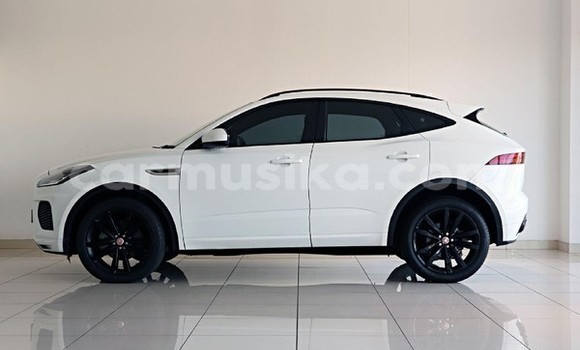Acheter Occasion Voiture Jaguar E-Pace Blanc à Harare, Harare Acheter Occasion Voiture Jaguar E-Pace Blanc à Harare, Harare