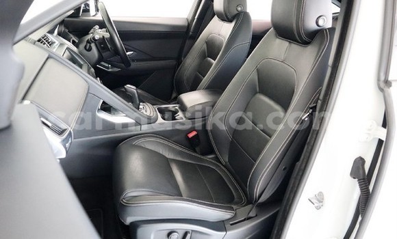 Acheter Occasion Voiture Jaguar E-Pace Blanc à Harare, Harare Acheter Occasion Voiture Jaguar E-Pace Blanc à Harare, Harare