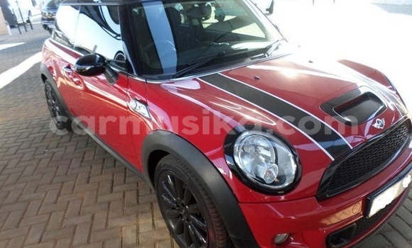 Tenga Tsaru MINI Cooper Tsvuku Mota in Chegutu in Dunhu reMashonaland yeMadokero Tenga Tsaru MINI Cooper Tsvuku Mota in Chegutu in Dunhu reMashonaland yeMadokero