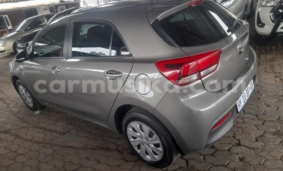 Acheter Occasion Voiture Kia Rio Gris à Harare, Harare Acheter Occasion Voiture Kia Rio Gris à Harare, Harare