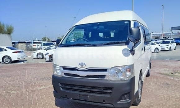 Tenga Tsaru Toyota Hiace Chena Mota in Beitbridge in Matabeleland South