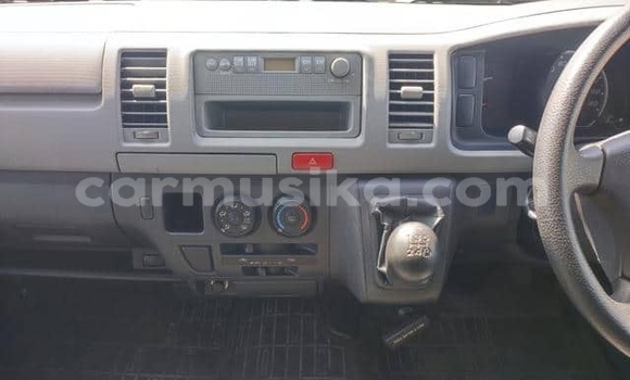 Acheter Occasion Voiture Toyota Hiace Blanc à Beitbridge, Matabeleland South Acheter Occasion Voiture Toyota Hiace Blanc à Beitbridge, Matabeleland South