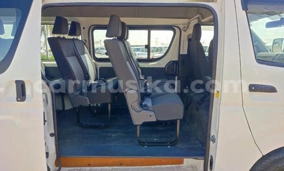 Acheter Occasion Voiture Toyota Hiace Blanc à Beitbridge, Matabeleland South Acheter Occasion Voiture Toyota Hiace Blanc à Beitbridge, Matabeleland South