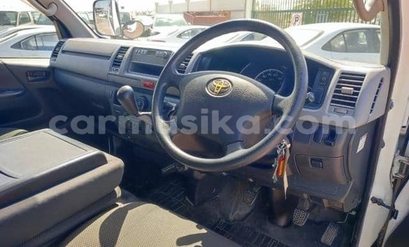Acheter Occasion Voiture Toyota Hiace Blanc à Beitbridge, Matabeleland South Acheter Occasion Voiture Toyota Hiace Blanc à Beitbridge, Matabeleland South