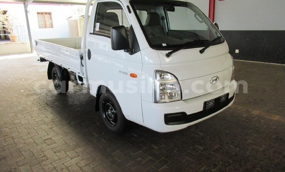 Acheter Occasion Voiture Hyundai H200 Blanc à Harare, Harare Acheter Occasion Voiture Hyundai H200 Blanc à Harare, Harare