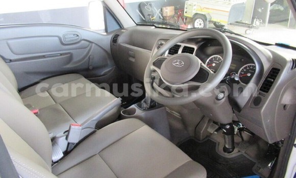 Acheter Occasion Voiture Hyundai H200 Blanc à Harare, Harare Acheter Occasion Voiture Hyundai H200 Blanc à Harare, Harare