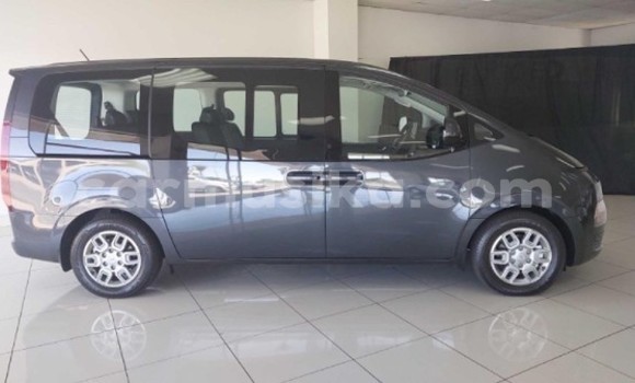 Acheter Occasion Voiture Hyundai Starex Noir à Harare, Harare Acheter Occasion Voiture Hyundai Starex Noir à Harare, Harare
