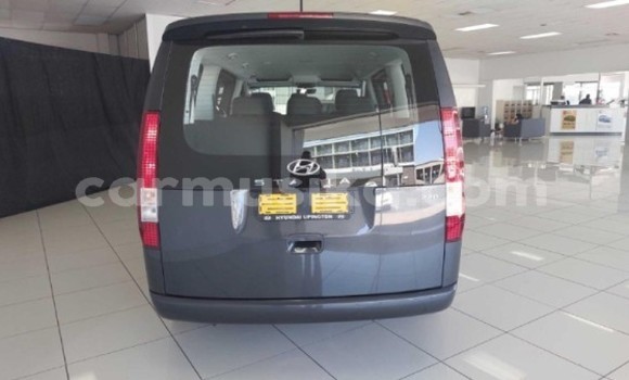 Acheter Occasion Voiture Hyundai Starex Noir à Harare, Harare Acheter Occasion Voiture Hyundai Starex Noir à Harare, Harare
