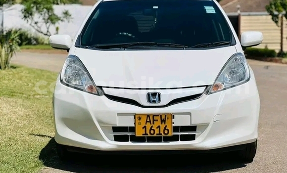 Acheter Occasion Voiture Honda Fit Blanc à Harare, Harare Acheter Occasion Voiture Honda Fit Blanc à Harare, Harare