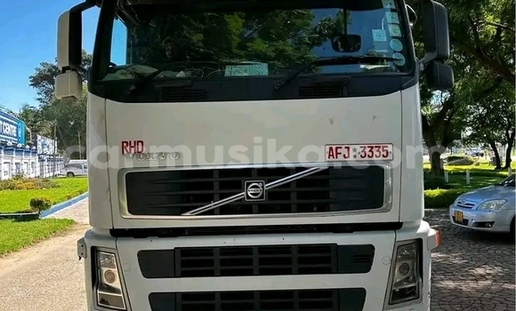 Acheter Occasion Voiture Volvo 440 Blanc à Harare, Harare Acheter Occasion Voiture Volvo 440 Blanc à Harare, Harare