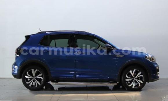Buy Used Volkswagen T-Roc Blue Car in Harare in Harare Buy Used Volkswagen T-Roc Blue Car in Harare in Harare