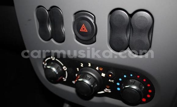 Buy Used Nissan NP 300 White Car in Beitbridge in Matabeleland South Buy Used Nissan NP 300 White Car in Beitbridge in Matabeleland South