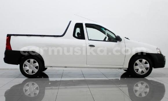 Buy Used Nissan NP 300 White Car in Beitbridge in Matabeleland South Buy Used Nissan NP 300 White Car in Beitbridge in Matabeleland South