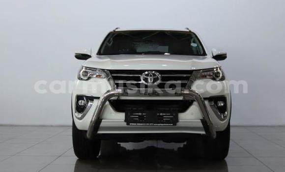 Buy Used Toyota Fortuner White Car in Beitbridge in Matabeleland South Buy Used Toyota Fortuner White Car in Beitbridge in Matabeleland South