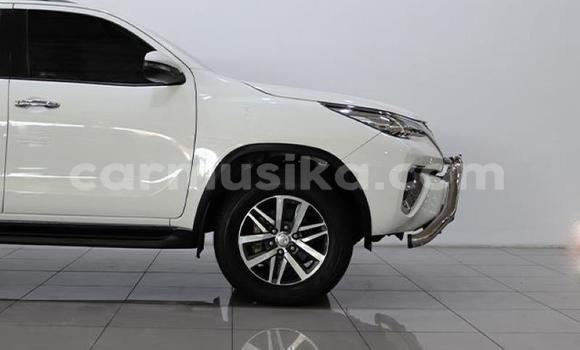 Buy Used Toyota Fortuner White Car in Beitbridge in Matabeleland South Buy Used Toyota Fortuner White Car in Beitbridge in Matabeleland South