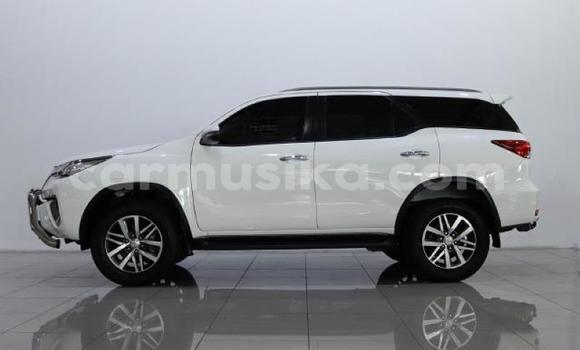 Buy Used Toyota Fortuner White Car in Beitbridge in Matabeleland South Buy Used Toyota Fortuner White Car in Beitbridge in Matabeleland South
