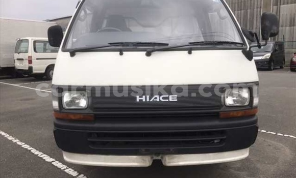 Tenga Tsaru Toyota Hiace Chena Mota in Beitbridge in Matabeleland South Tenga Tsaru Toyota Hiace Chena Mota in Beitbridge in Matabeleland South