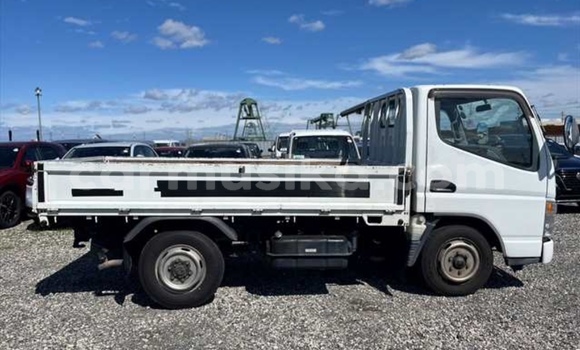 Tenga Tsaru Mitsubishi Canter Chena Rori in Beitbridge in Matabeleland South Tenga Tsaru Mitsubishi Canter Chena Rori in Beitbridge in Matabeleland South