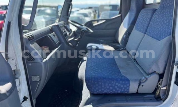 Tenga Tsaru Mitsubishi Canter Chena Rori in Beitbridge in Matabeleland South Tenga Tsaru Mitsubishi Canter Chena Rori in Beitbridge in Matabeleland South