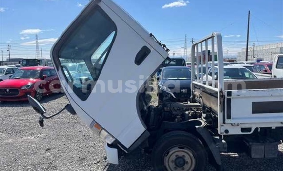 Tenga Tsaru Mitsubishi Canter Chena Rori in Beitbridge in Matabeleland South Tenga Tsaru Mitsubishi Canter Chena Rori in Beitbridge in Matabeleland South
