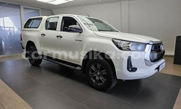 Buy Used Toyota Hilux White Car in Harare in Harare Buy Used Toyota Hilux White Car in Harare in Harare