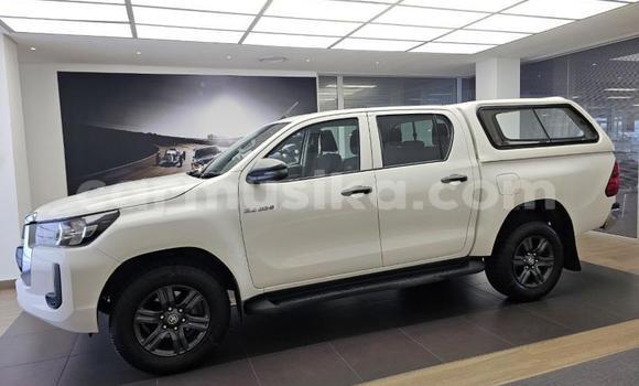 Buy Used Toyota Hilux White Car in Harare in Harare Buy Used Toyota Hilux White Car in Harare in Harare