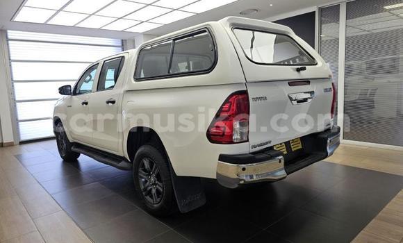 Buy Used Toyota Hilux White Car in Harare in Harare Buy Used Toyota Hilux White Car in Harare in Harare