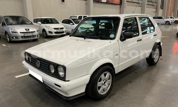 Tenga Tsaru Volkswagen Golf Chena Mota in Beitbridge in Matabeleland South Tenga Tsaru Volkswagen Golf Chena Mota in Beitbridge in Matabeleland South