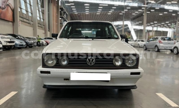 Tenga Tsaru Volkswagen Golf Chena Mota in Beitbridge in Matabeleland South Tenga Tsaru Volkswagen Golf Chena Mota in Beitbridge in Matabeleland South