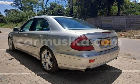 Nunua Ilio tumika Mercedes‒Benz E–Class Nyingine Gari ndani ya Harare nchini Harare Nunua Ilio tumika Mercedes‒Benz E–Class Nyingine Gari ndani ya Harare nchini Harare