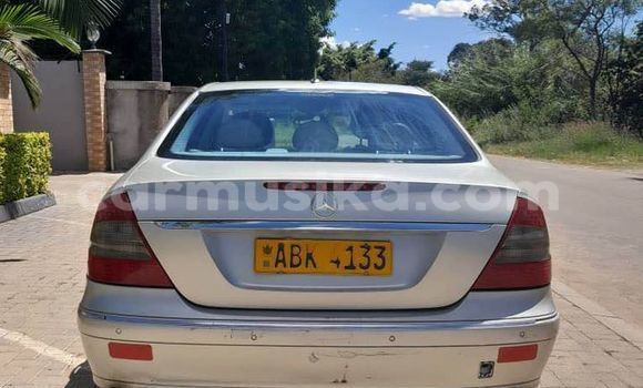 Nunua Ilio tumika Mercedes‒Benz E–Class Nyingine Gari ndani ya Harare nchini Harare Nunua Ilio tumika Mercedes‒Benz E–Class Nyingine Gari ndani ya Harare nchini Harare