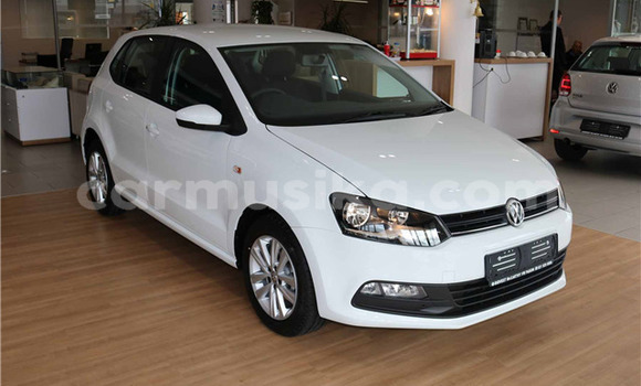 Acheter Occasion Voiture Volkswagen Polo Blanc à Beitbridge, Matabeleland South Acheter Occasion Voiture Volkswagen Polo Blanc à Beitbridge, Matabeleland South
