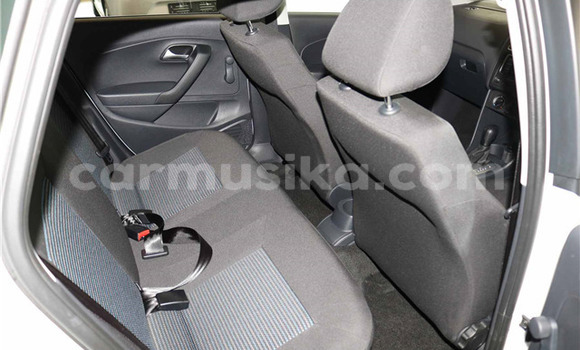 Acheter Occasion Voiture Volkswagen Polo Blanc à Beitbridge, Matabeleland South Acheter Occasion Voiture Volkswagen Polo Blanc à Beitbridge, Matabeleland South