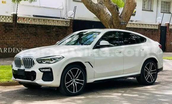 Nunua Ilio tumika BMW X6 Nyeupe Gari ndani ya Belvedere nchini Harare