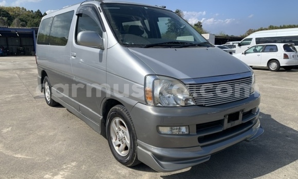 Tenga Tsaru Toyota Regius Sirivha Mota in Beitbridge in Matabeleland South