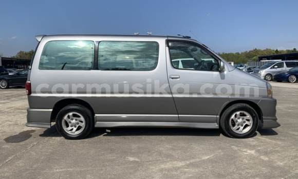 Nunua Ilio tumika Toyota Regius Fedha Gari ndani ya Beitbridge nchini Matabeleland Kusini Nunua Ilio tumika Toyota Regius Fedha Gari ndani ya Beitbridge nchini Matabeleland Kusini