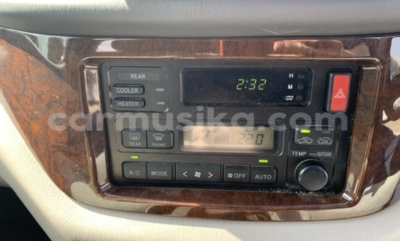 Nunua Ilio tumika Toyota Regius Fedha Gari ndani ya Beitbridge nchini Matabeleland Kusini Nunua Ilio tumika Toyota Regius Fedha Gari ndani ya Beitbridge nchini Matabeleland Kusini