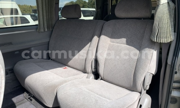 Nunua Ilio tumika Toyota Regius Fedha Gari ndani ya Beitbridge nchini Matabeleland Kusini Nunua Ilio tumika Toyota Regius Fedha Gari ndani ya Beitbridge nchini Matabeleland Kusini