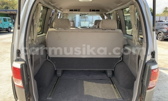 Nunua Ilio tumika Toyota Regius Fedha Gari ndani ya Beitbridge nchini Matabeleland Kusini Nunua Ilio tumika Toyota Regius Fedha Gari ndani ya Beitbridge nchini Matabeleland Kusini