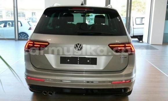 Buy Used Volkswagen Tiguan White Car in Beitbridge in Matabeleland South Buy Used Volkswagen Tiguan White Car in Beitbridge in Matabeleland South