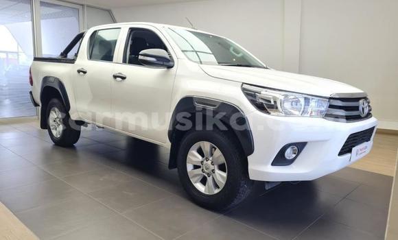 Nunua Ilio tumika Toyota Hilux Nyeupe Gari ndani ya Beitbridge nchini Matabeleland Kusini