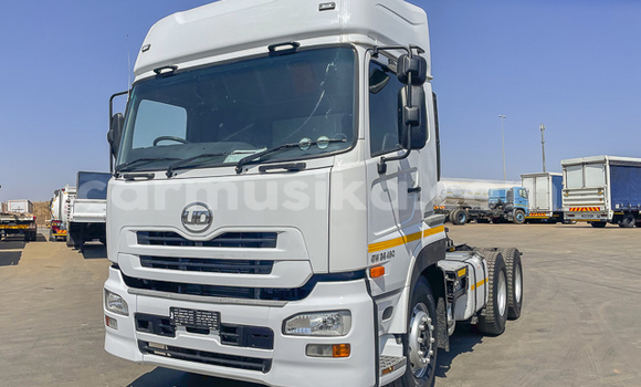 Acheter Occasion Utilitaire Nissan UD Blanc à Gweru, Midlands Acheter Occasion Utilitaire Nissan UD Blanc à Gweru, Midlands