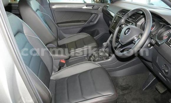 Buy Used Volkswagen Tiguan White Car in Beitbridge in Matabeleland South Buy Used Volkswagen Tiguan White Car in Beitbridge in Matabeleland South