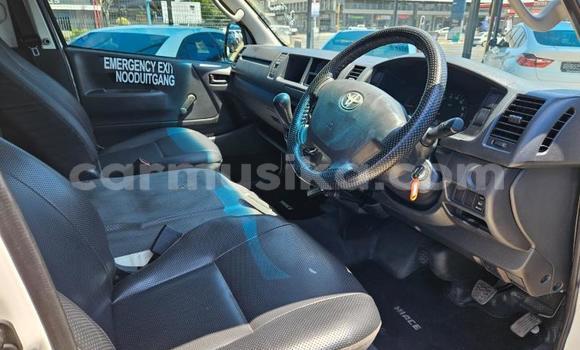 Nunua Ilio tumika Toyota Hiace Nyeupe Gari ndani ya Gweru nchini Midlands Nunua Ilio tumika Toyota Hiace Nyeupe Gari ndani ya Gweru nchini Midlands