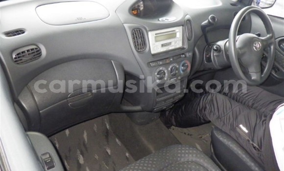 Acheter Occasion Voiture Toyota FunCargo Gris à Beitbridge, Matabeleland South Acheter Occasion Voiture Toyota FunCargo Gris à Beitbridge, Matabeleland South