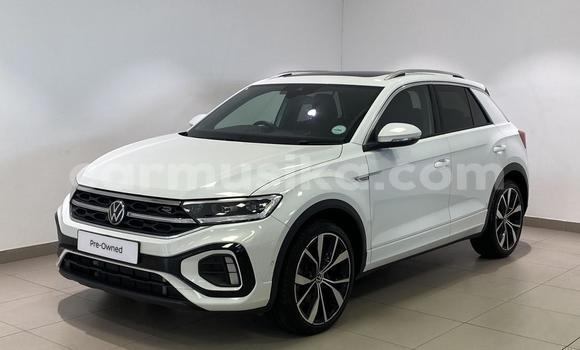Buy Used Volkswagen T-Roc White Car in Avondale in Harare Buy Used Volkswagen T-Roc White Car in Avondale in Harare